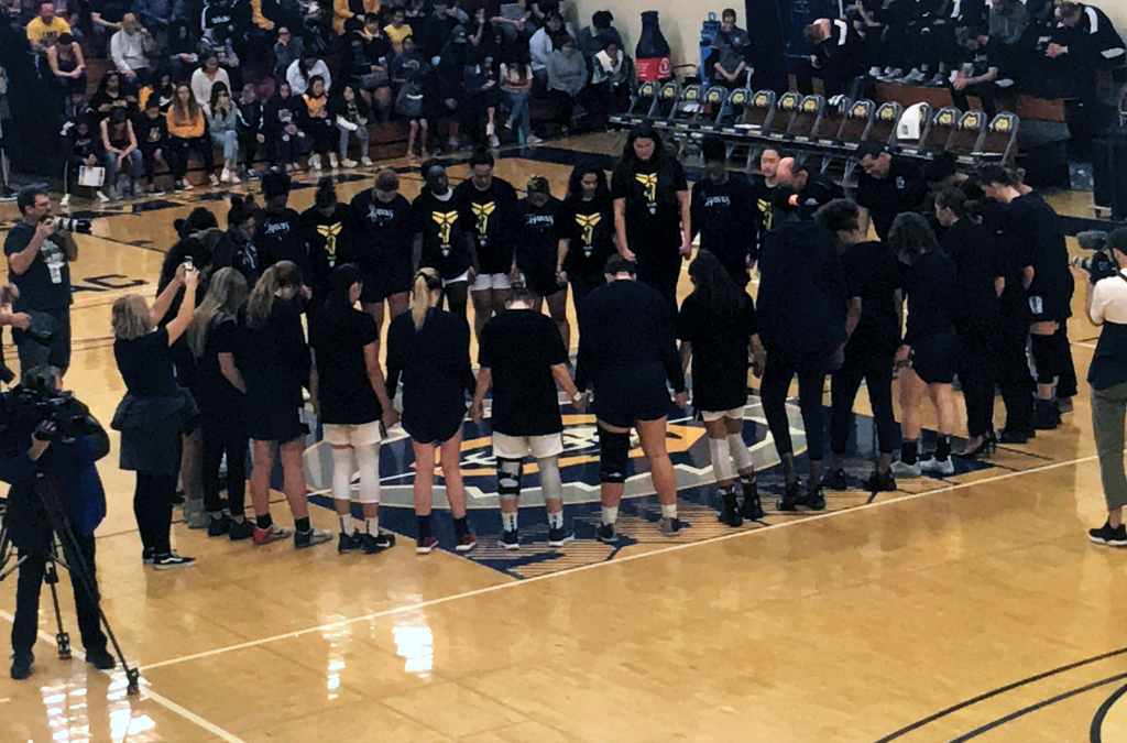 Women's Basketball Team Honors Kobe Bryant The Vanguard Voice